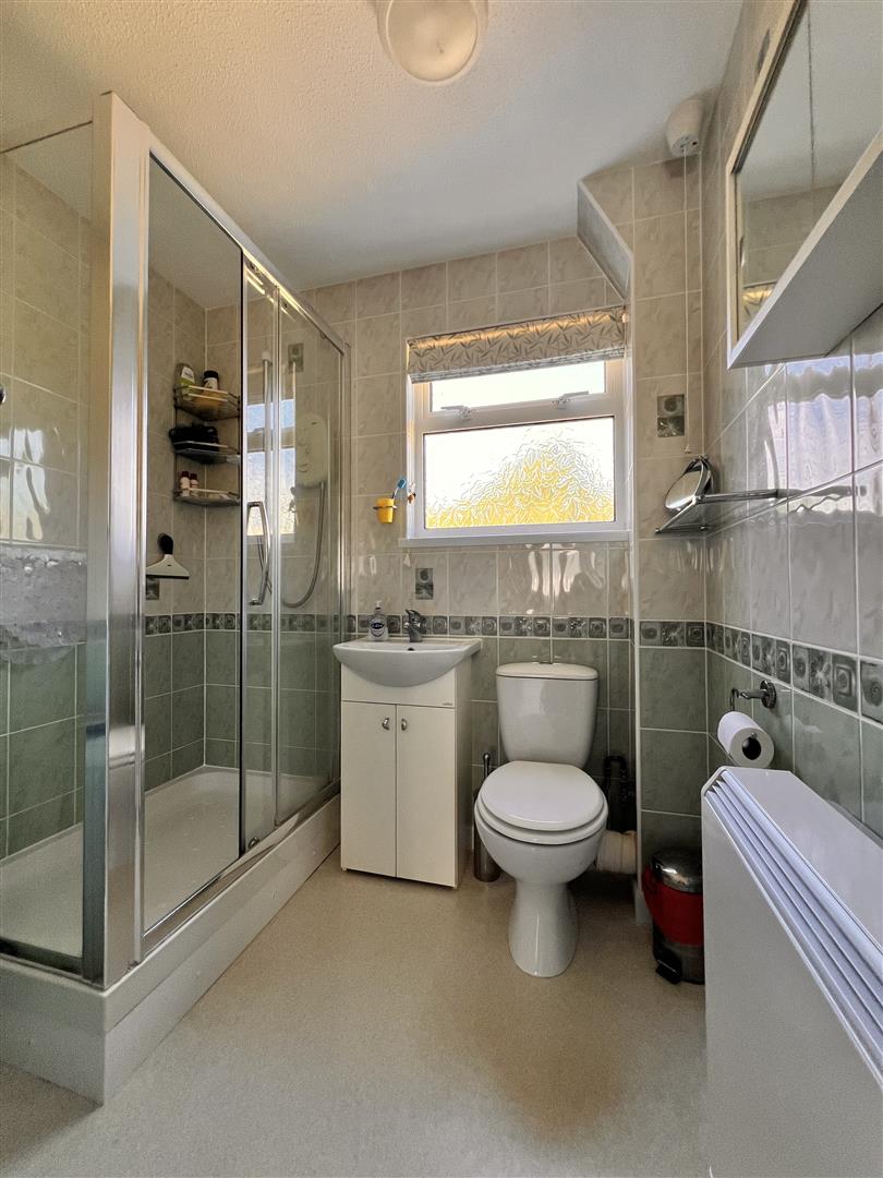 Shower Room: